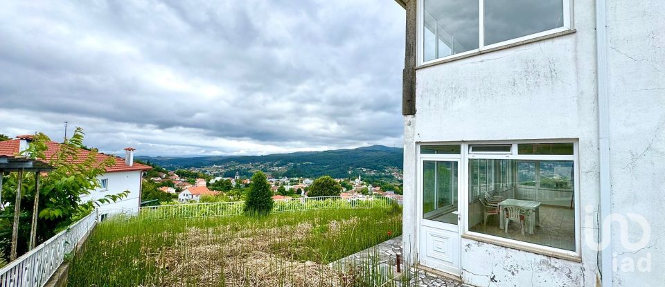 Casa T4 em Paredes de Coura e Resende de 190 m²