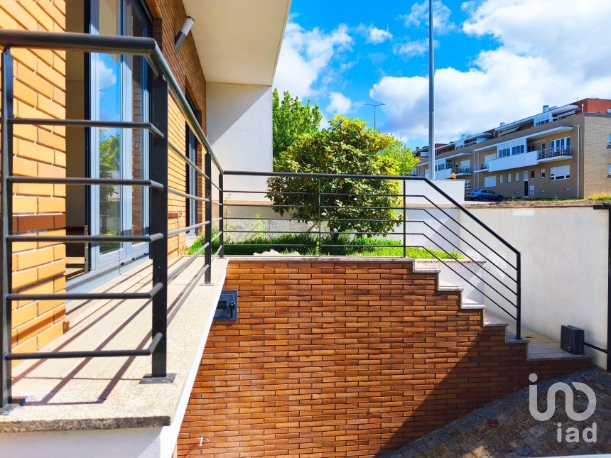 House T4 in Santa Marta de Portuzelo of 190 m²