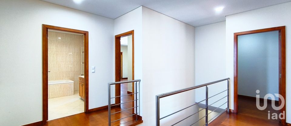 House T4 in Santa Marta de Portuzelo of 190 m²