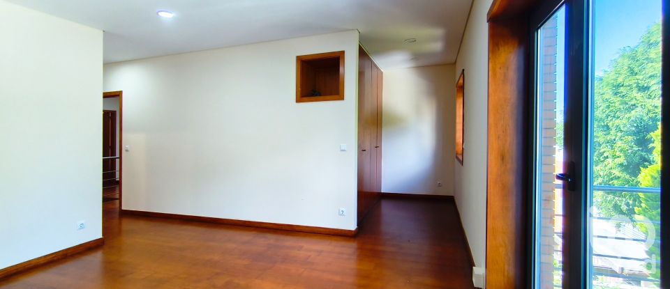 House T4 in Santa Marta de Portuzelo of 190 m²