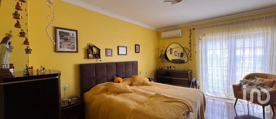 Moradia T3 em Corroios de 154 m²