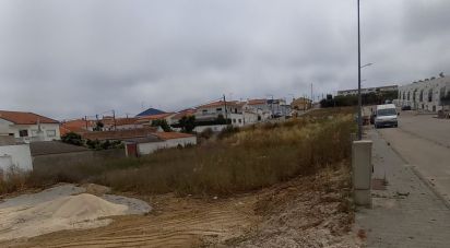 Terrain à Atouguia da Baleia de 131 m²