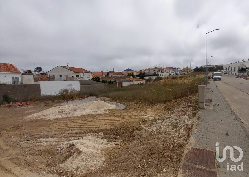 Land in Atouguia da Baleia of 132 m²
