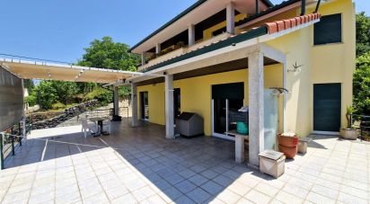 House T5 in Vila e Roussas of 240 m²