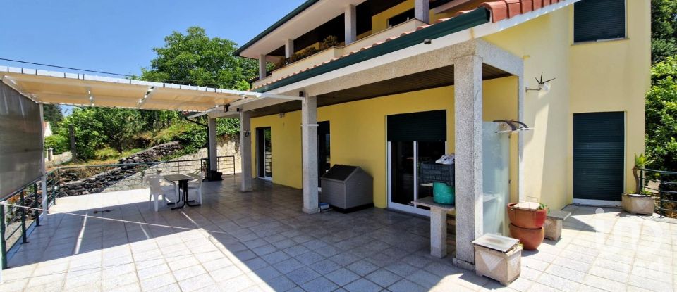 House T5 in Vila e Roussas of 240 m²
