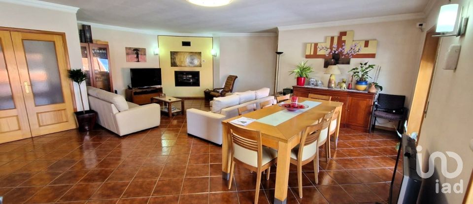 House T5 in Vila e Roussas of 240 m²