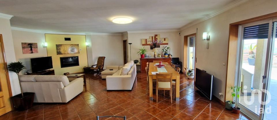 House T5 in Vila e Roussas of 240 m²