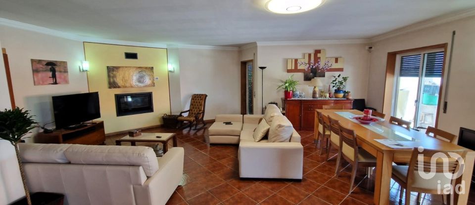 House T5 in Vila e Roussas of 240 m²