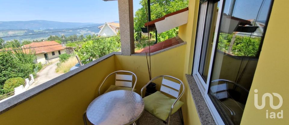 House T5 in Vila e Roussas of 240 m²