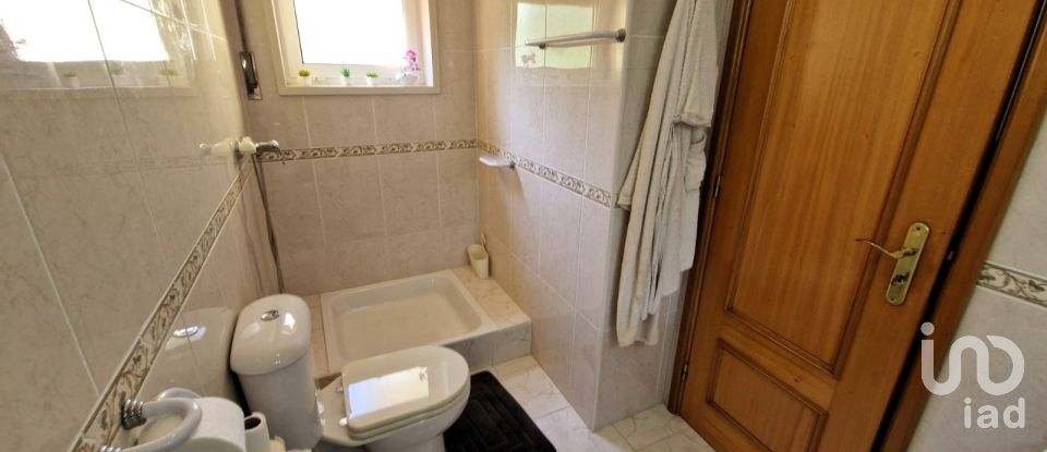 House T5 in Vila e Roussas of 240 m²