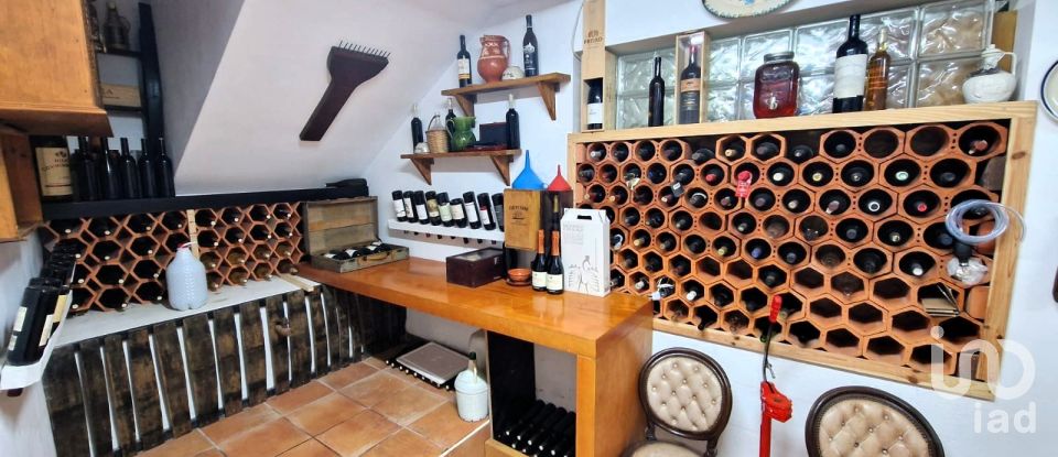 House T5 in Vila e Roussas of 240 m²