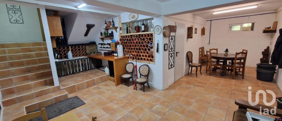 House T5 in Vila e Roussas of 240 m²