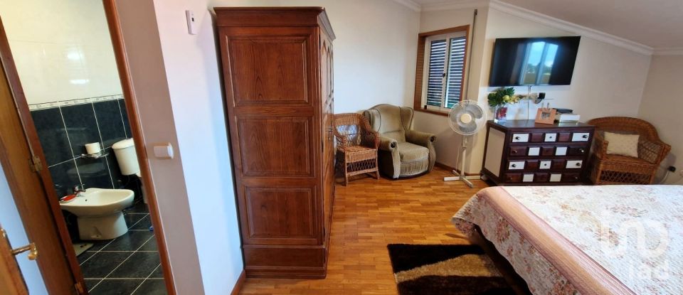 House T5 in Vila e Roussas of 240 m²