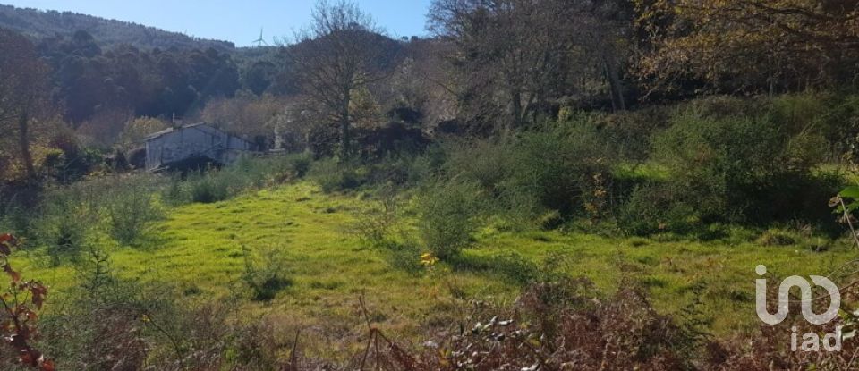 Terreno urbano em Candemil e Gondar de 1 532 m²