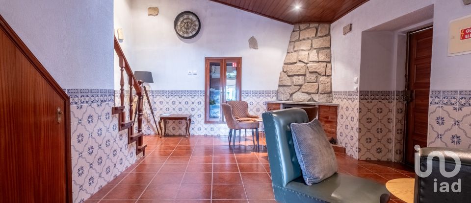 House T4 in Cativelos of 180 m²