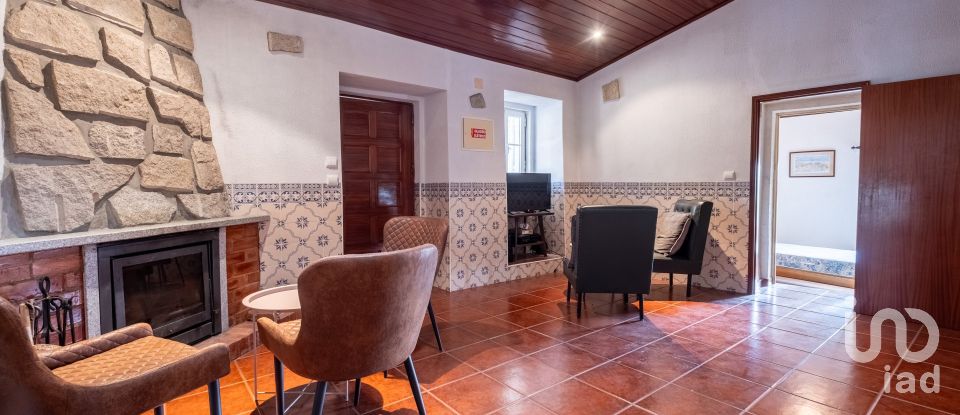 House T4 in Cativelos of 180 m²