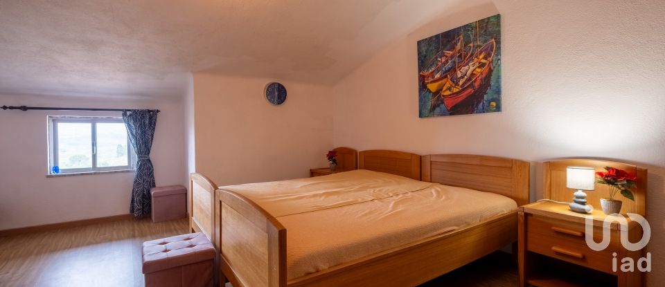 House T4 in Cativelos of 180 m²