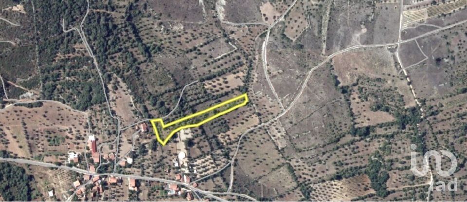 Terreno em Chãos de 4 800 m²