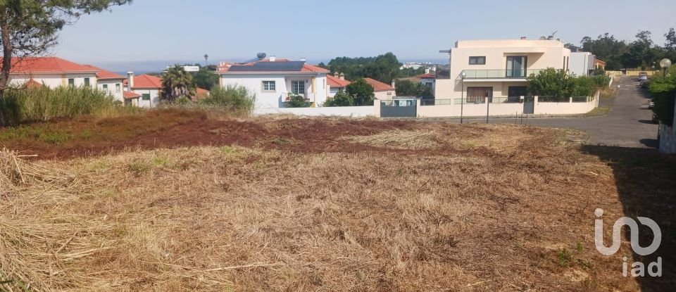 Terrain à bâtir à Lourinhã e Atalaia de 680 m²