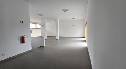 Boutique/Local commercial à Vila meã de 237 m²