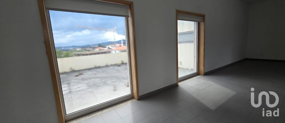 Loja / Estabelecimento Comercial em Vila meã de 237 m²