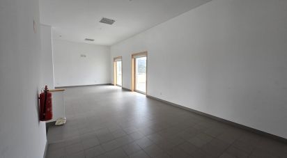 Boutique/Local commercial à Vila meã de 237 m²