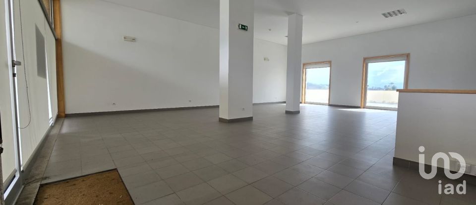 Loja / Estabelecimento Comercial em Vila meã de 237 m²