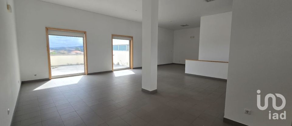 Loja / Estabelecimento Comercial em Vila meã de 237 m²