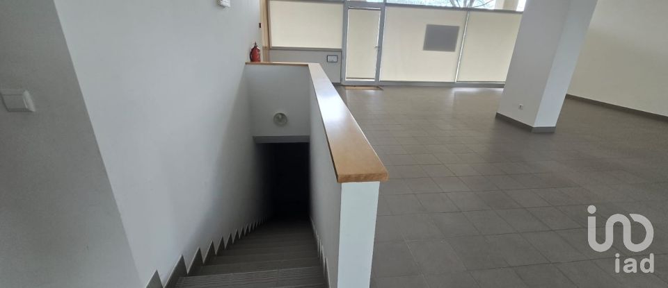 Loja / Estabelecimento Comercial em Vila meã de 237 m²