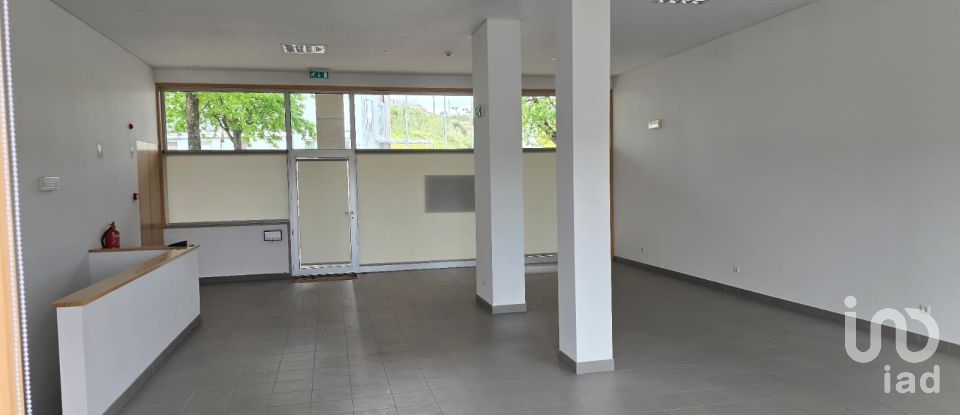 Loja / Estabelecimento Comercial em Vila meã de 237 m²