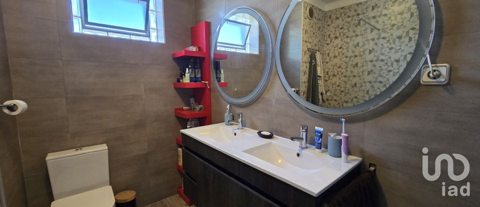 Maison T4 à Poiares (Santo André) de 214 m²