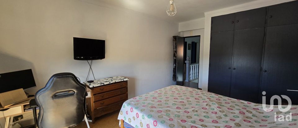 Maison T4 à Poiares (Santo André) de 214 m²