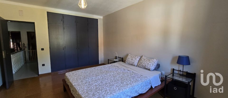 Maison T4 à Poiares (Santo André) de 214 m²