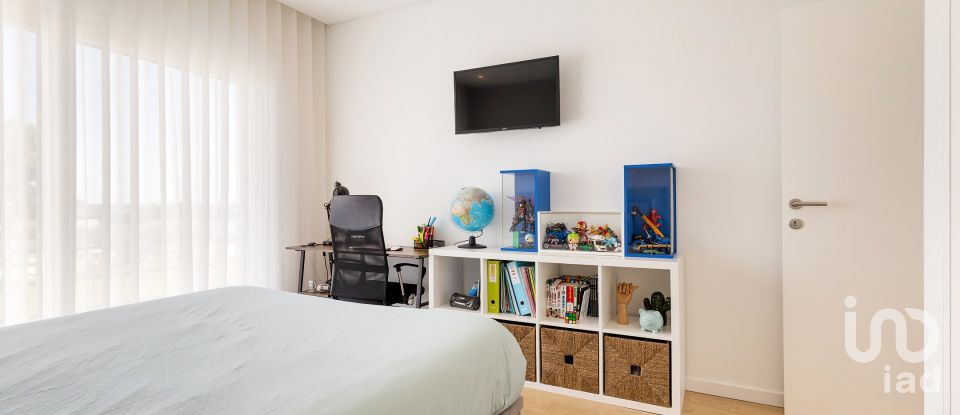 Moradia T4 em Setúbal (São Sebastião) de 397 m²