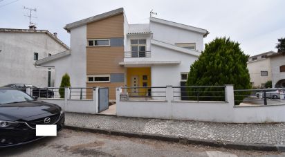 Maison T4 à Avelar de 258 m²