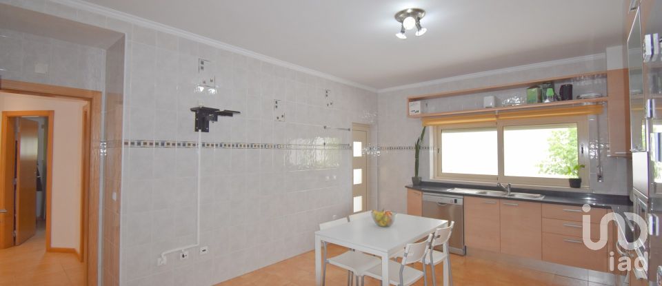 House T4 in Avelar of 258 m²