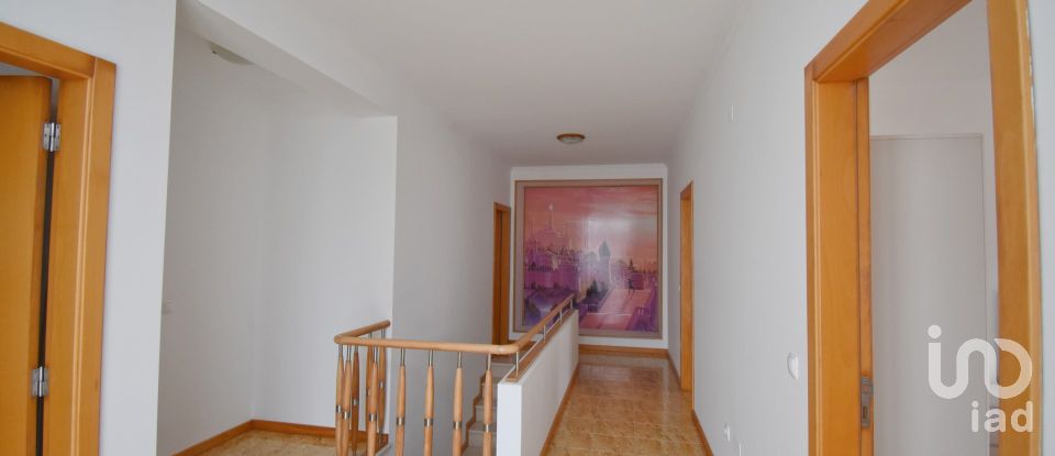 House T4 in Avelar of 258 m²