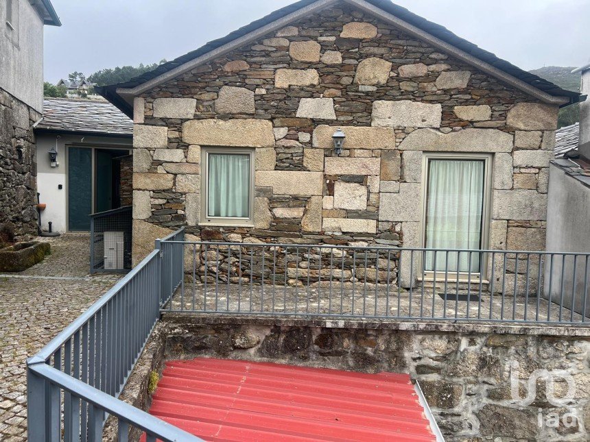 House T4 in Carvalhais e Candal of 275 m²