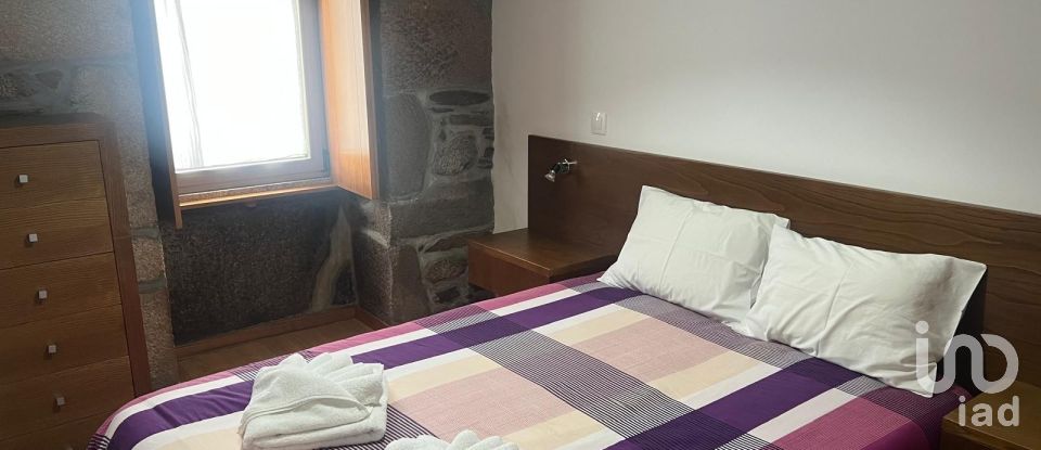 House T4 in Carvalhais e Candal of 275 m²