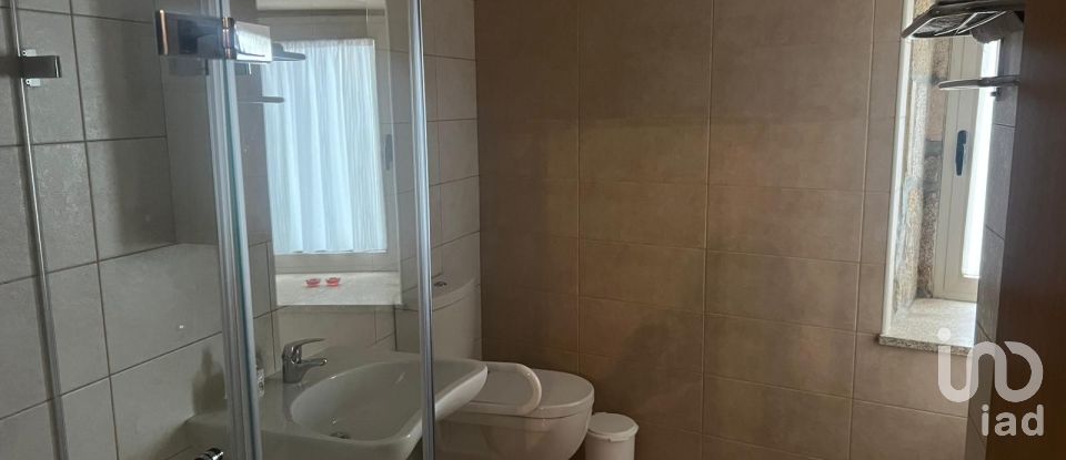 House T4 in Carvalhais e Candal of 275 m²