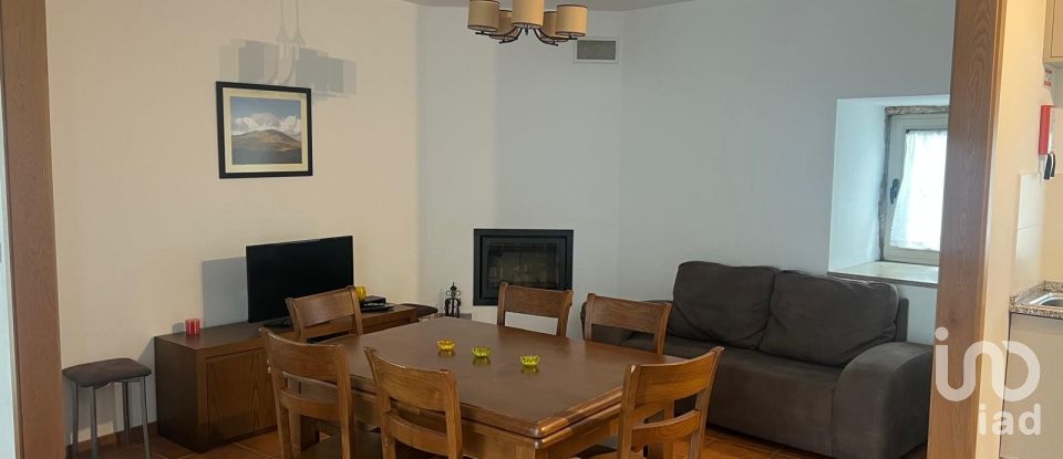 House T4 in Carvalhais e Candal of 275 m²