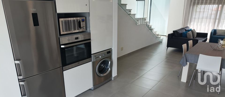 Moradia T3 em Tornada e Salir do Porto de 142 m²