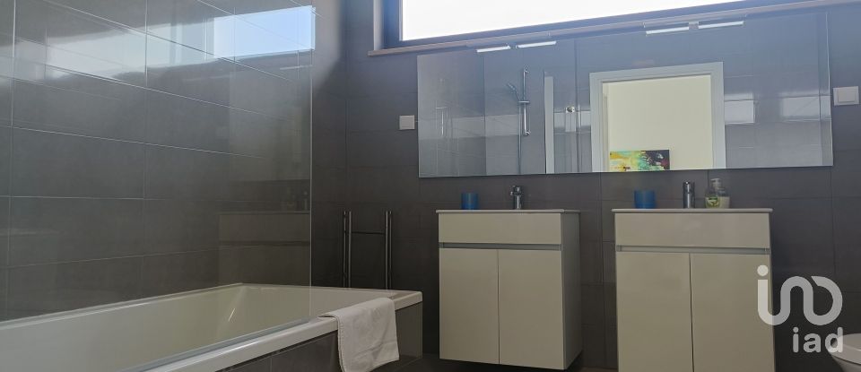 Moradia T3 em Tornada e Salir do Porto de 142 m²