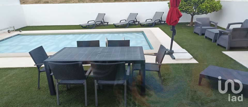 Moradia T3 em Tornada e Salir do Porto de 142 m²