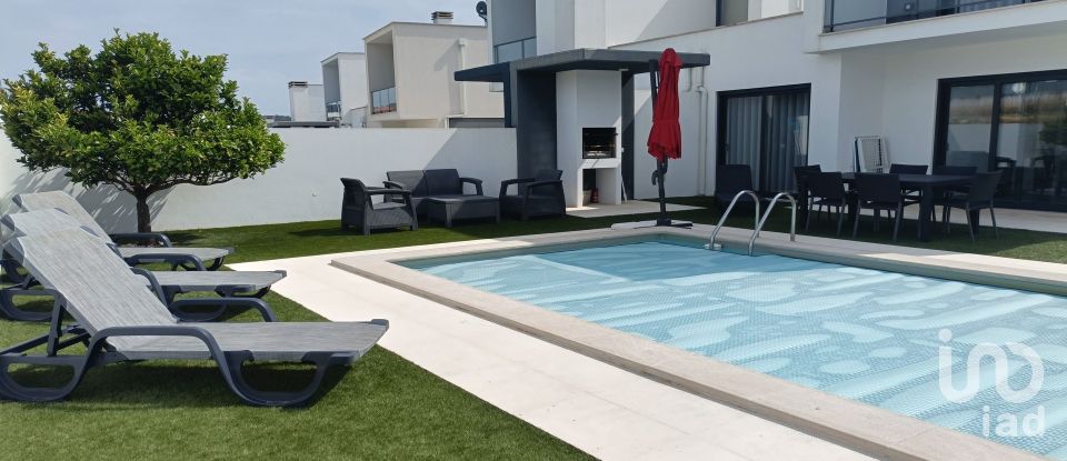 Moradia T3 em Tornada e Salir do Porto de 142 m²