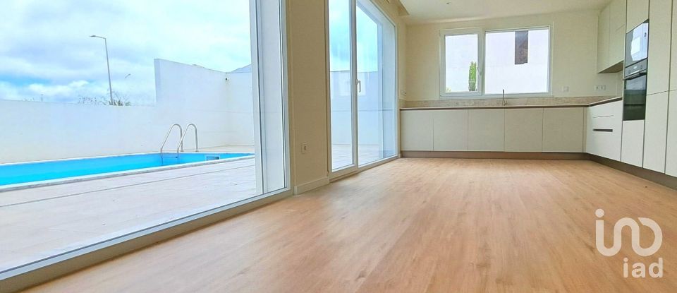 Moradia T3 em Lourinhã e Atalaia de 120 m²