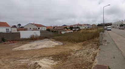 Terrain à Atouguia da Baleia de 158 m²