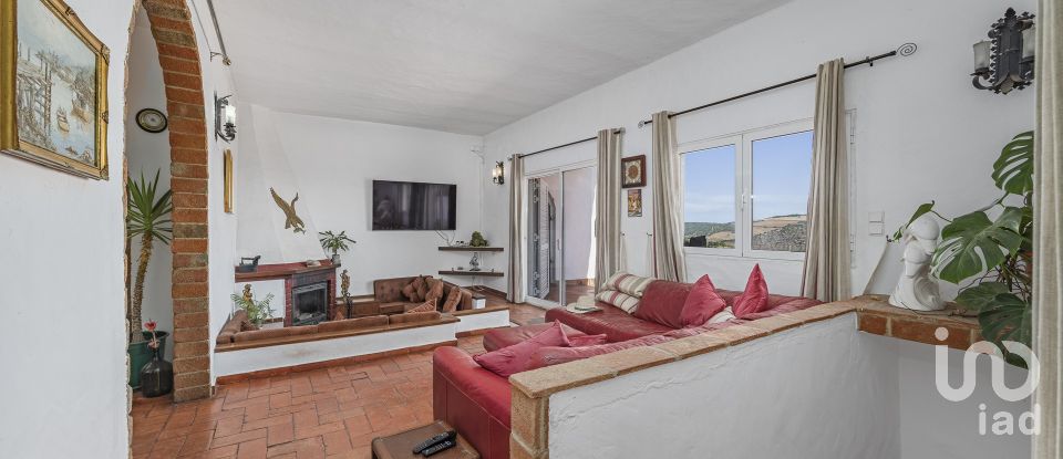 Maison T3 à Alte de 274 m²