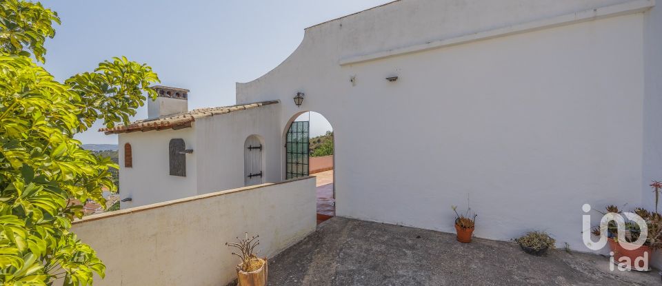 Maison T3 à Alte de 274 m²