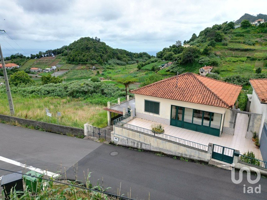 House T2 in Santana of 2,890 m²